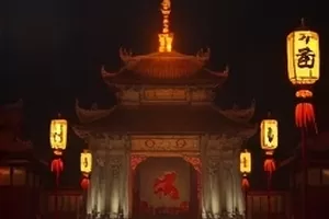 《白噪音计划》封面，耳机线缠绕在黑白声波图上